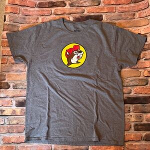 Buc-ee’s Red Truck Tee-shirt Grey size L